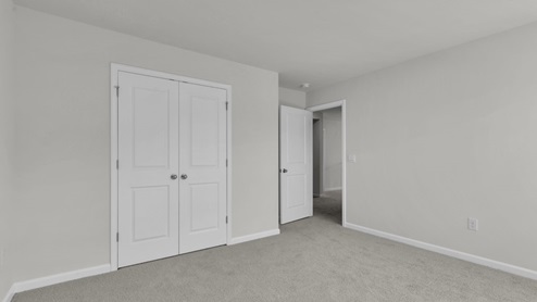 bedroom with carpet flooring