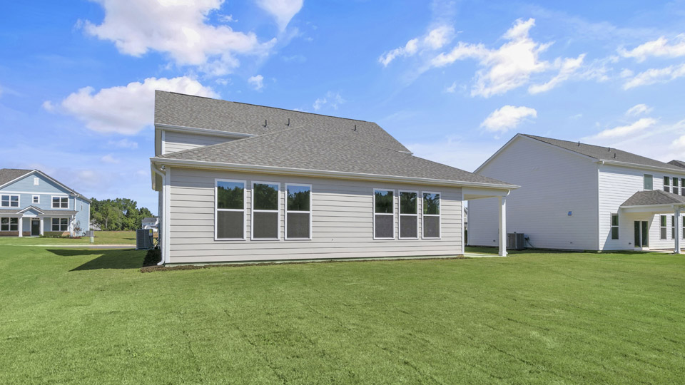 hartwell backyard and covered patio