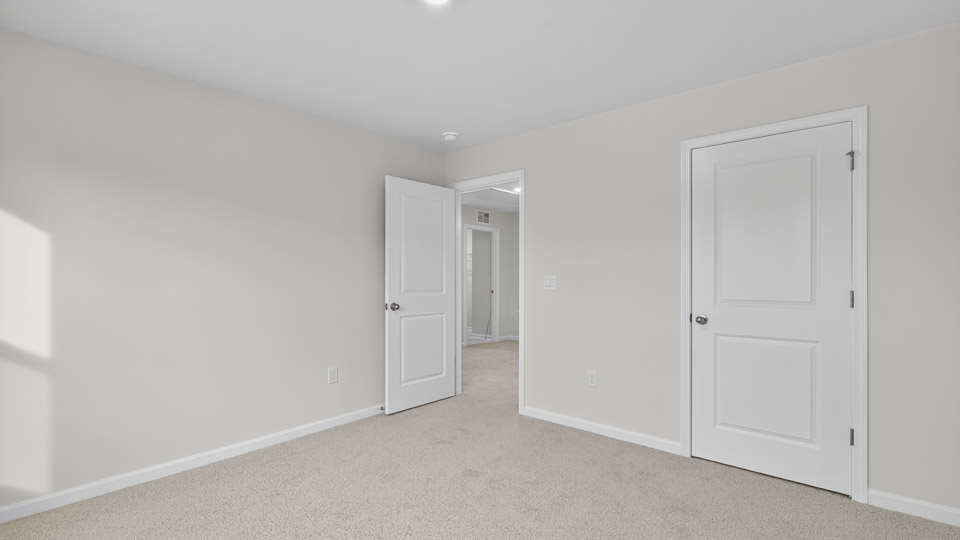 bedroom with carpet flooring