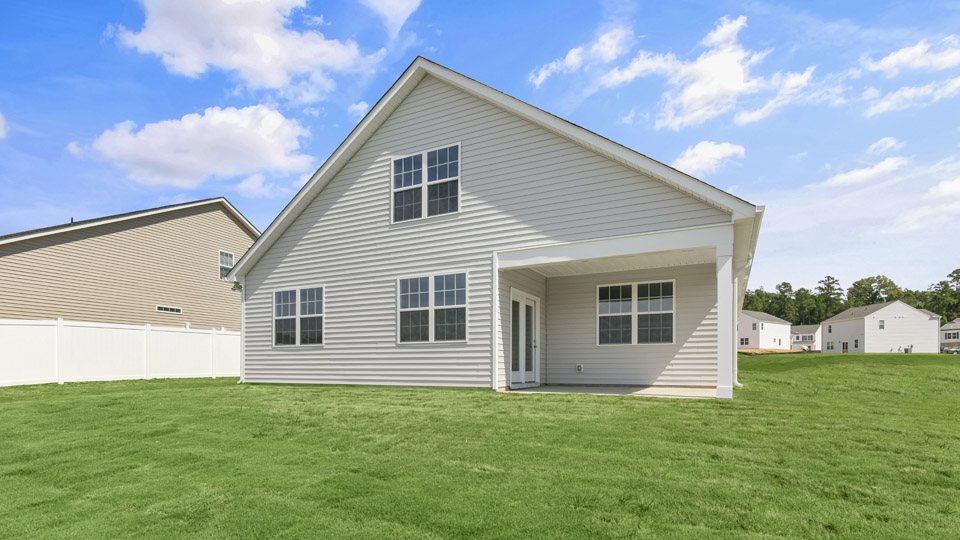 bristol backyard and covered patio