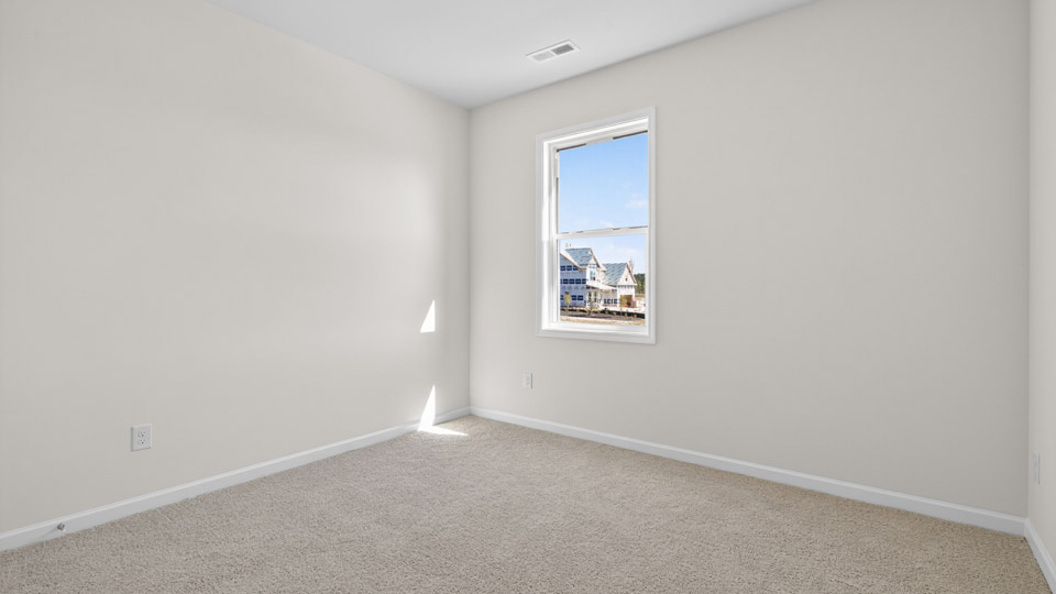 bedroom with carpet flooring