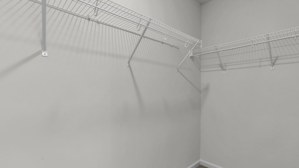 walk-in closet with wire shelving