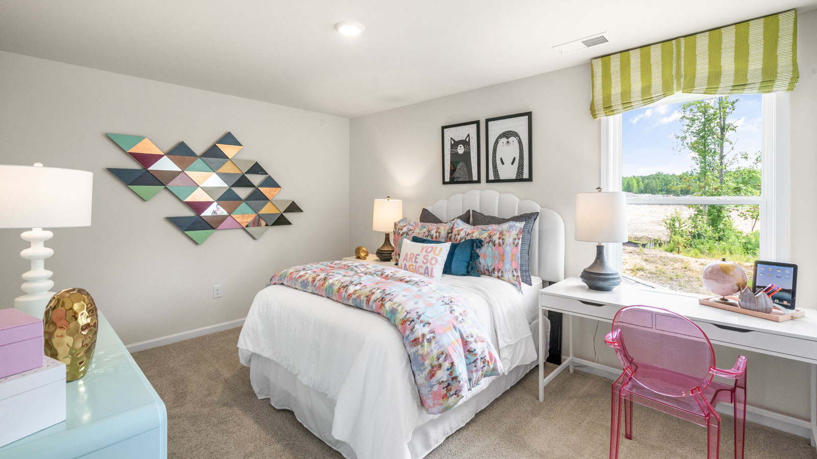 Secondary Bedroom with desk