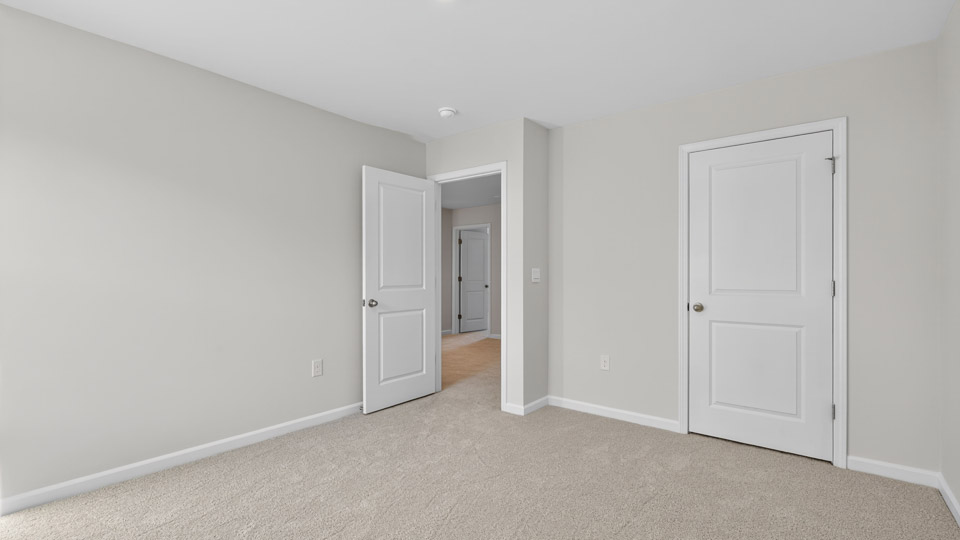 bedroom with carpet flooring
