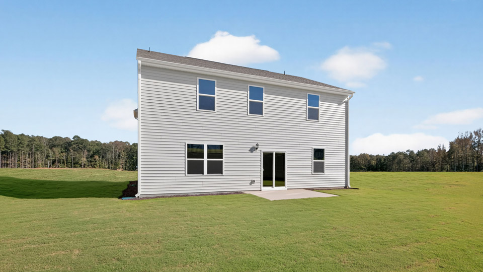 galen backyard with concrete patio