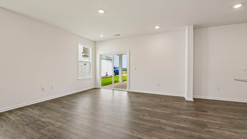 breakfast area with sliding glass doors to patio