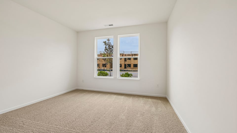 bedroom with carpet flooring