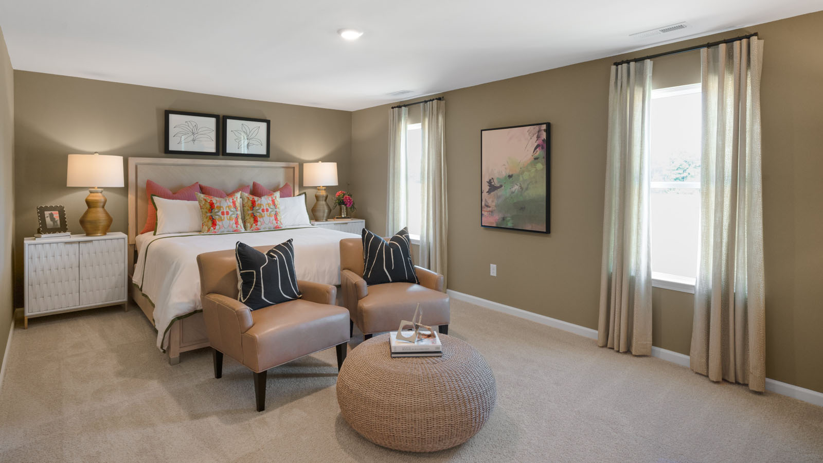 bedroom with carpet flooring