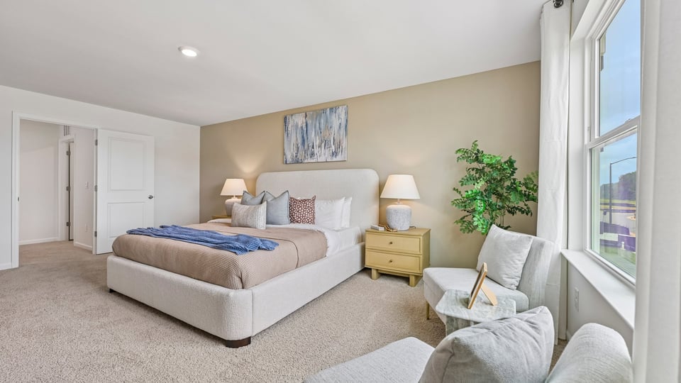 bedroom with carpet flooring