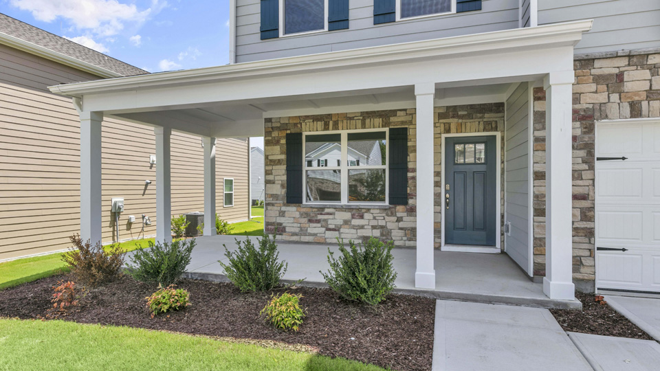 * Photos are not of actual home or interior features and are representative of floor plan only. *