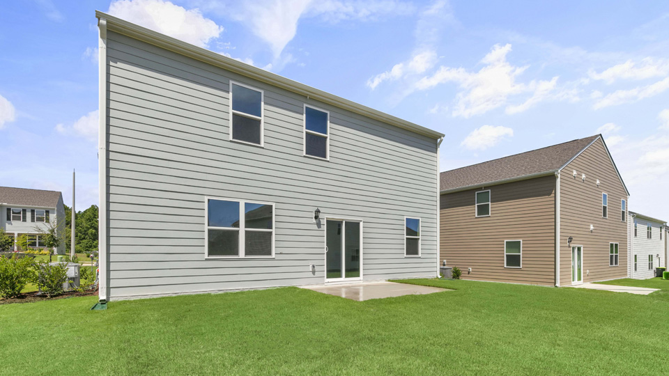 * Photos are not of actual home or interior features and are representative of floor plan only. *