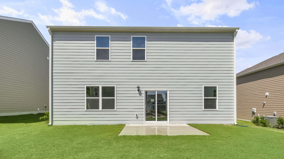 * Photos are not of actual home or interior features and are representative of floor plan only. *