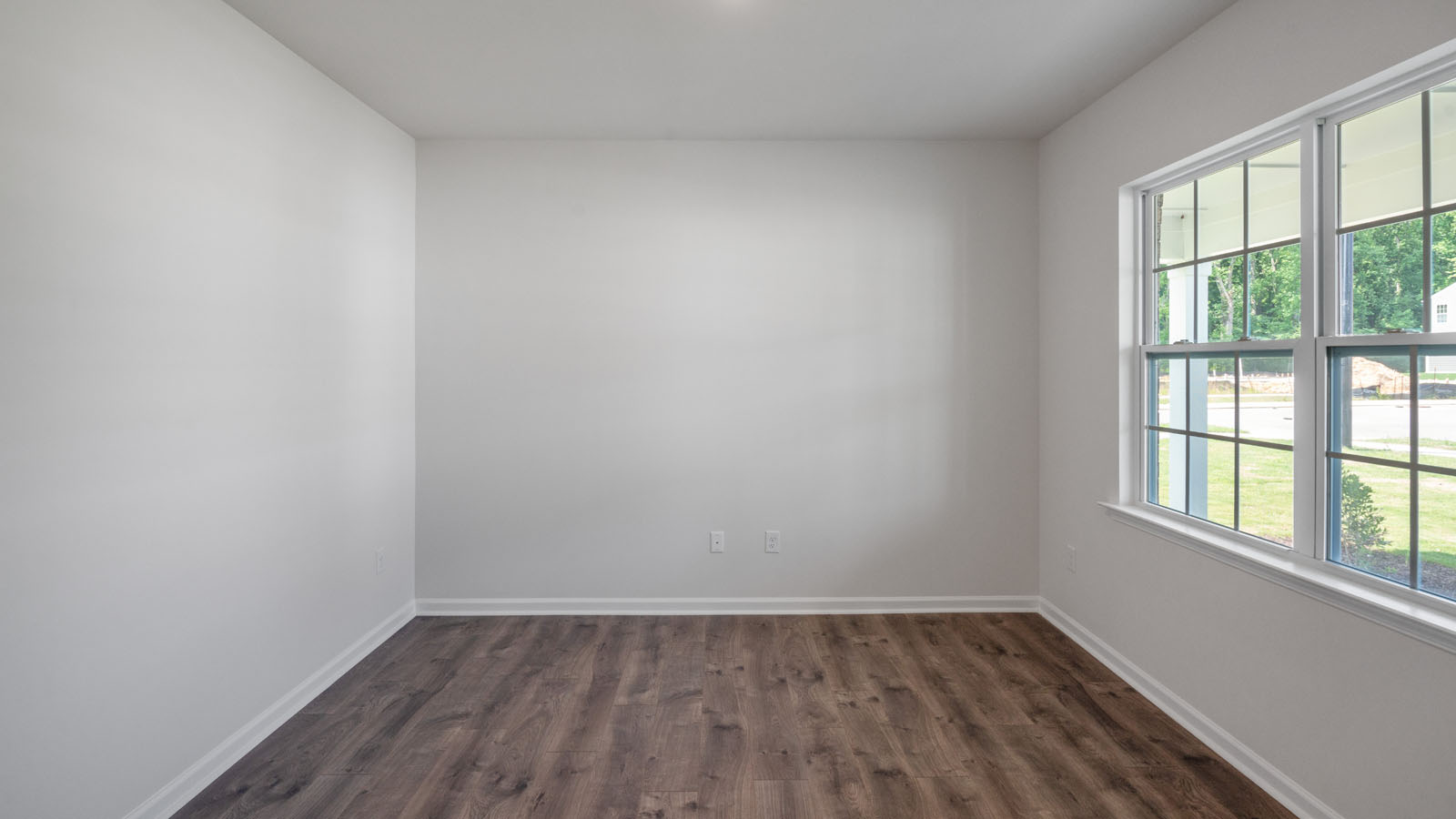 Foyer area with flex room