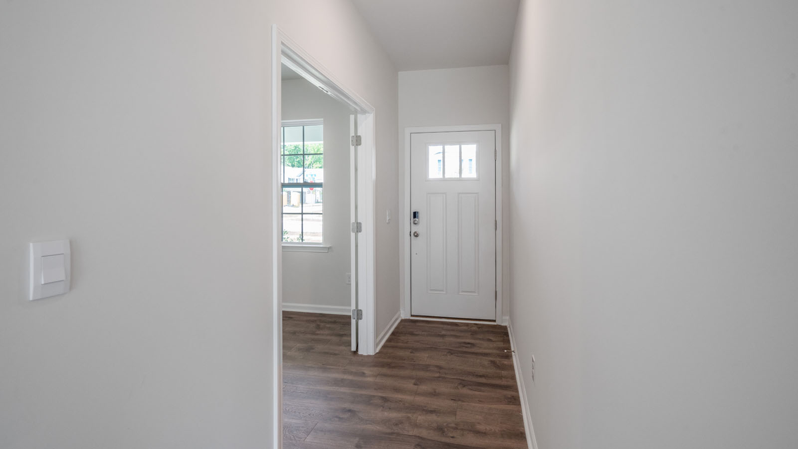 Foyer area with flex room