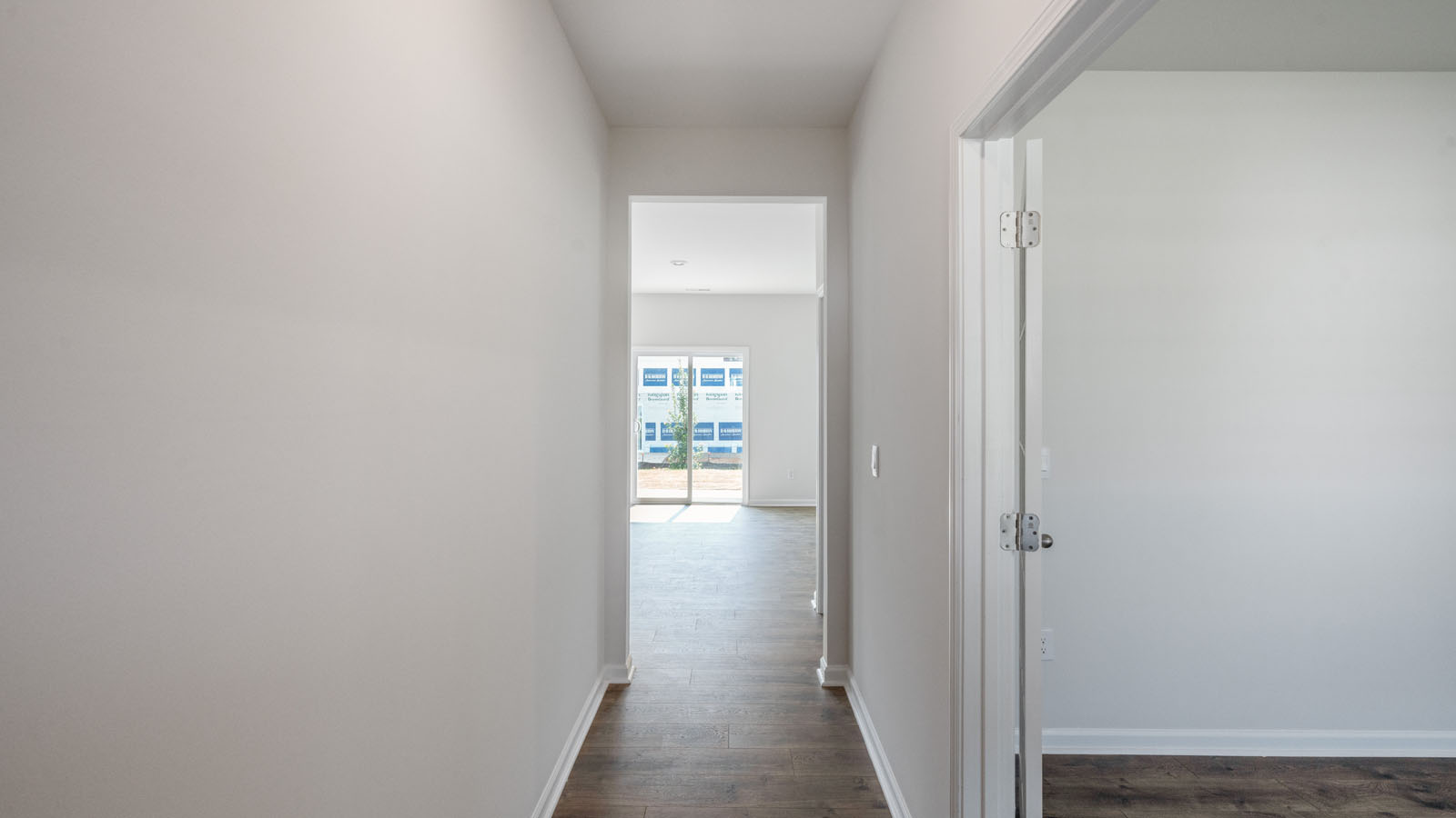 Foyer area with flex room