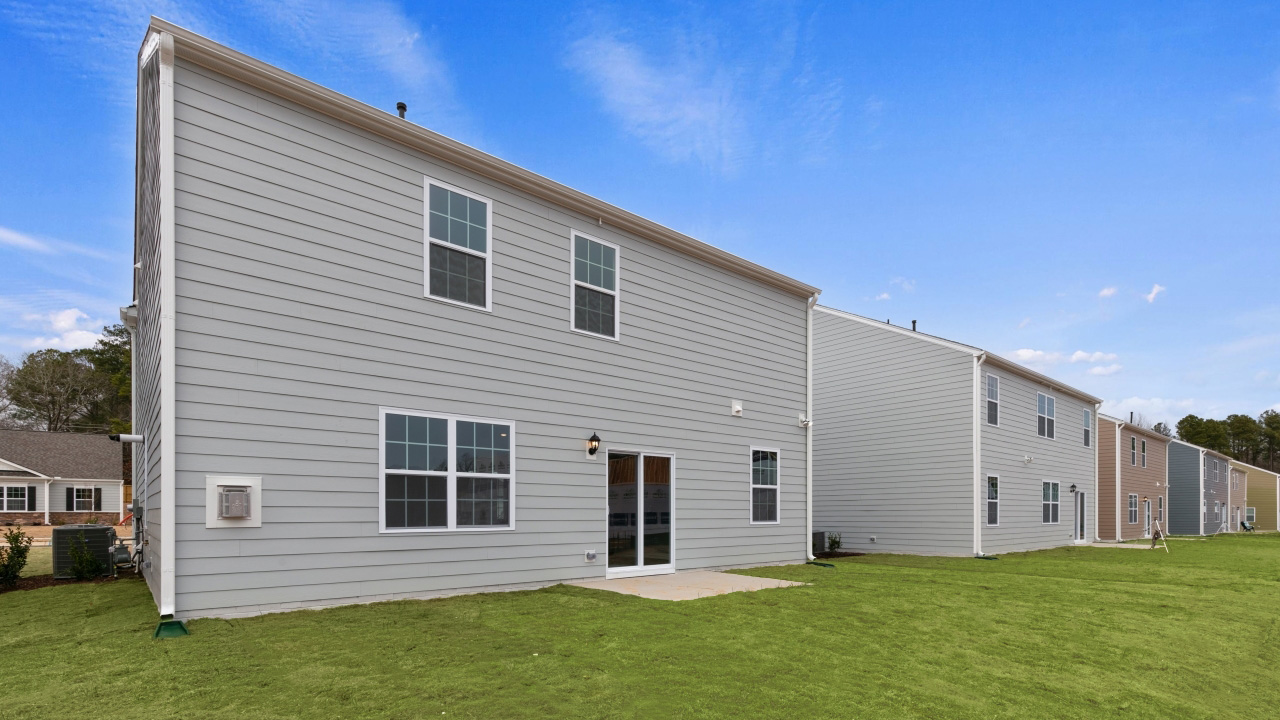 * Photos are not of actual home or interior features and are representative of floor plan only. *