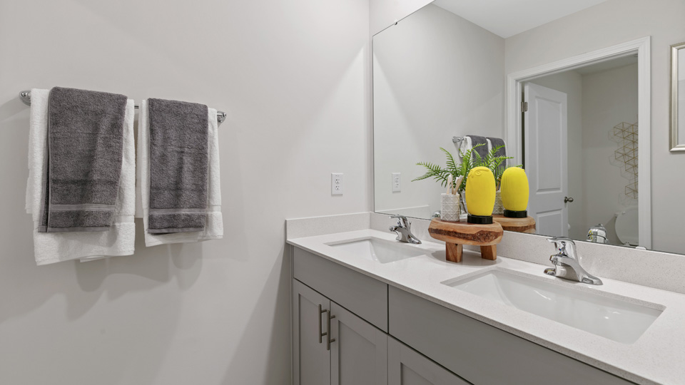 Bathroom with quartz counters