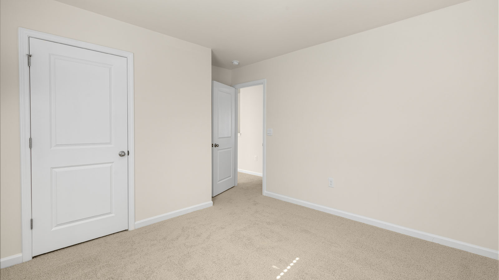 Bedroom with carpet