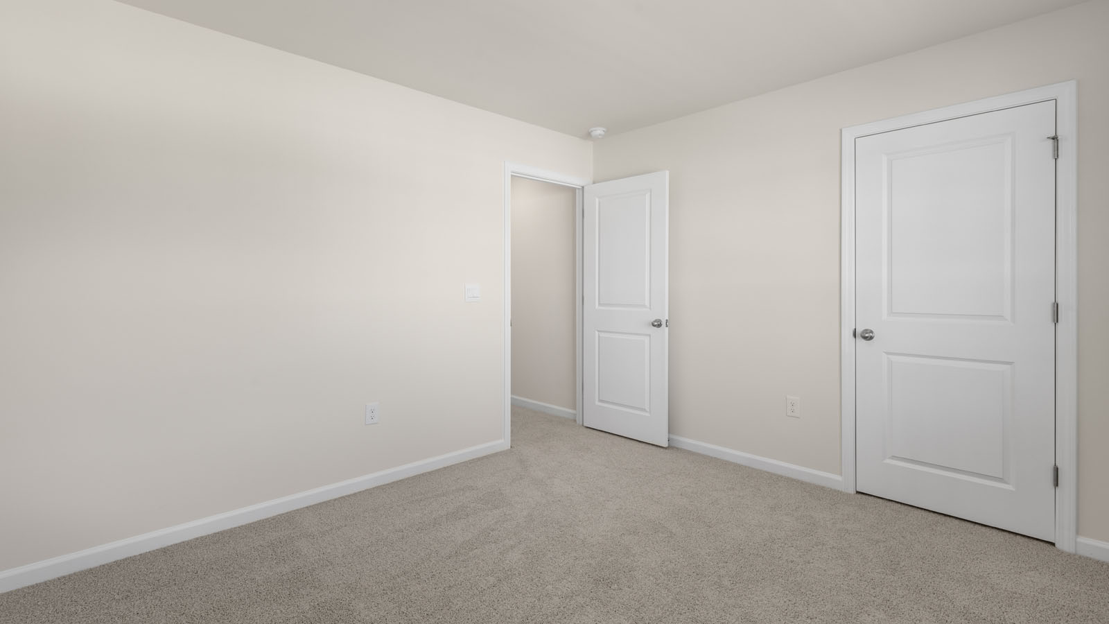 Bedroom with carpet