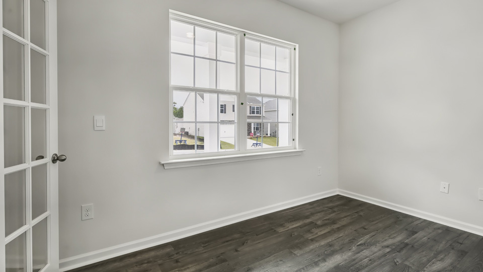 Foyer area with flex room