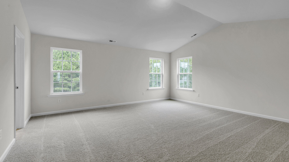 Bedroom with carpet