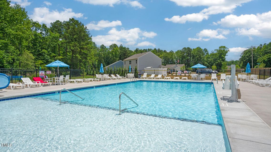 Anderson Farm Community Pool