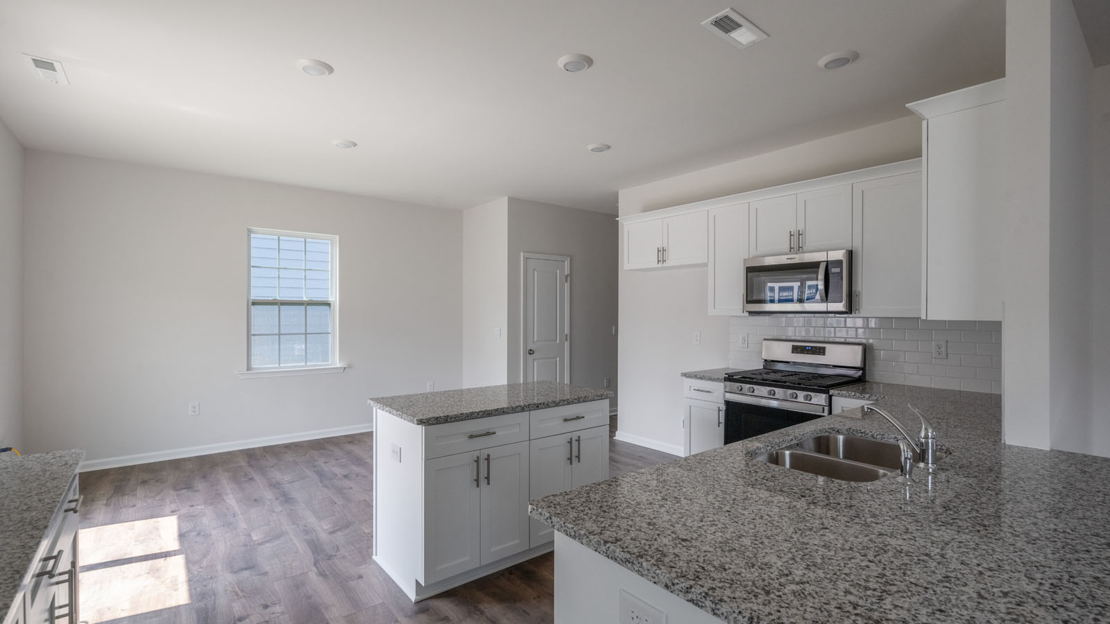 Kitchen with quartz counters