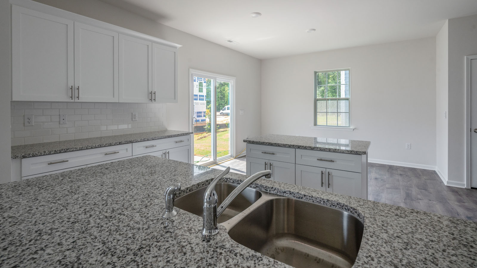 Kitchen with quartz counters
