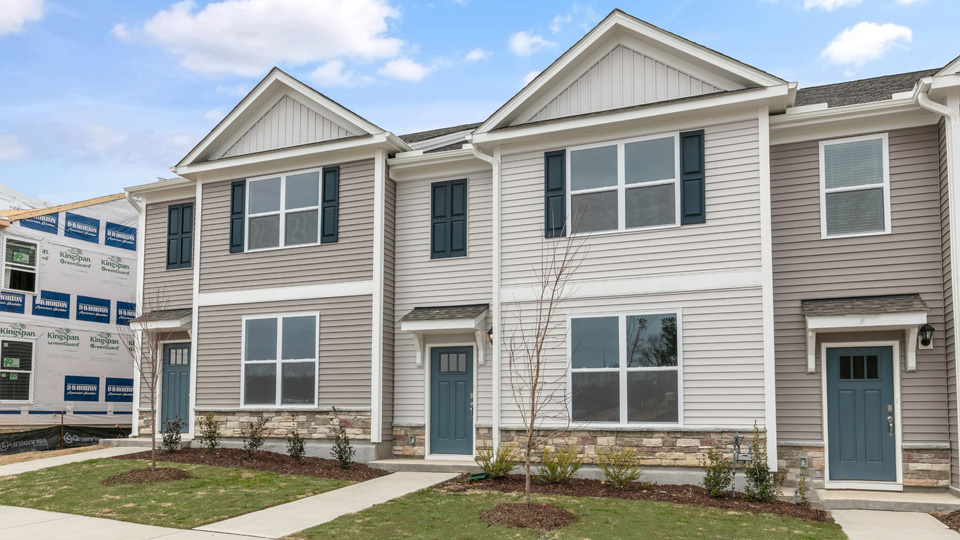 * Photos are not of actual home or interior features and are representative of floor plan only. *