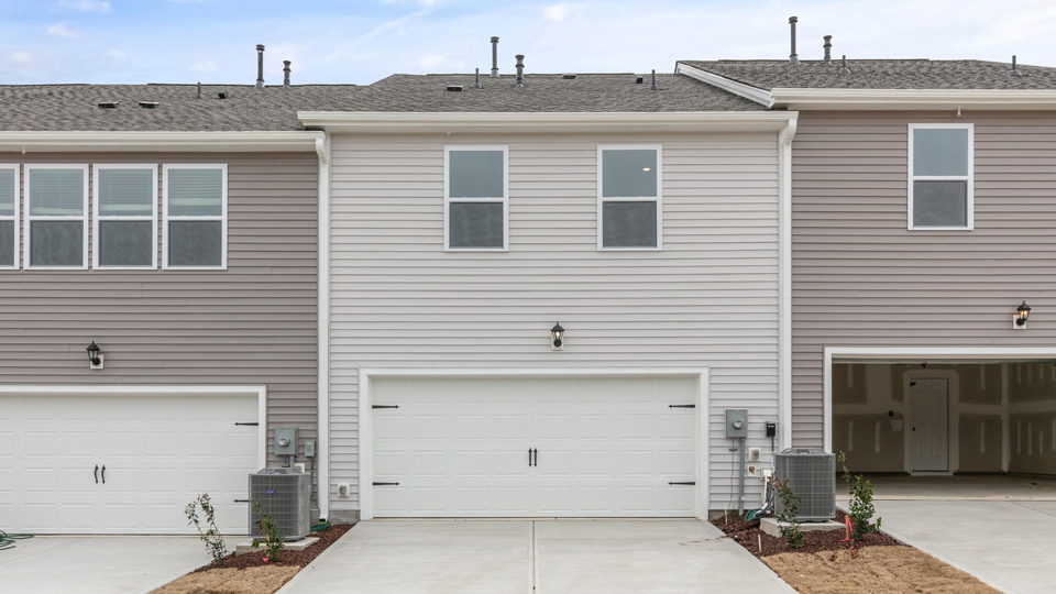 * Photos are not of actual home or interior features and are representative of floor plan only. *