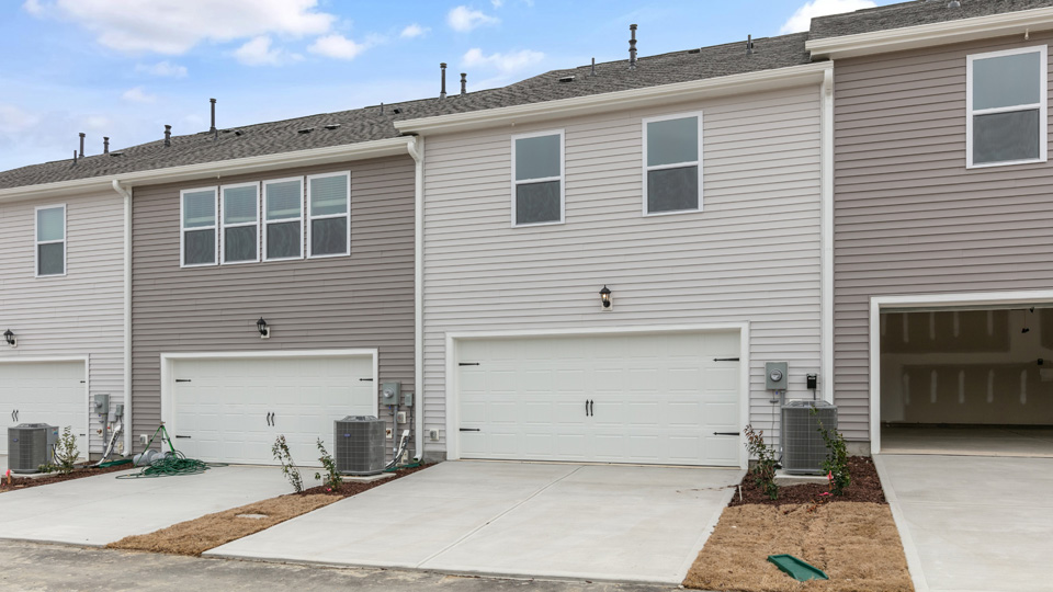 * Photos are not of actual home or interior features and are representative of floor plan only. *