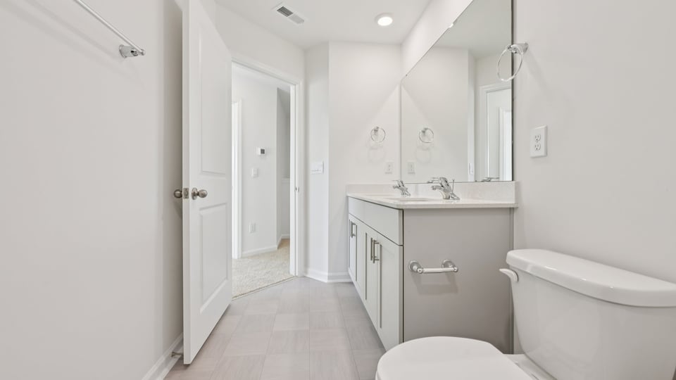 Bathroom with quartz counters