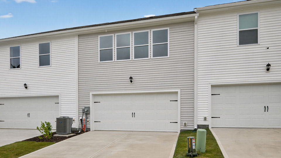 * Photos are not of actual home or interior features and are representative of floor plan only. *