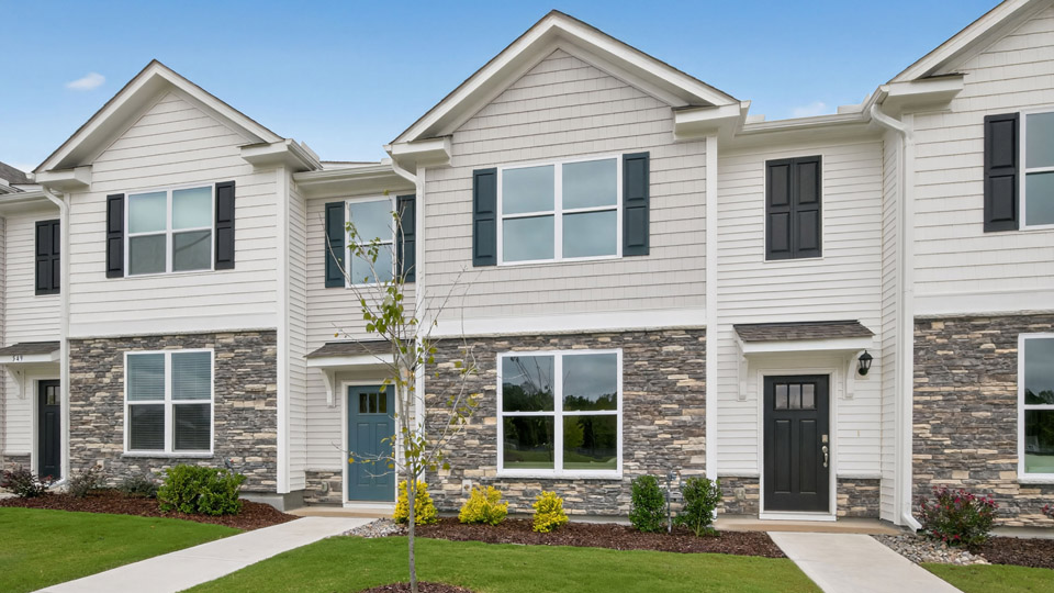 * Photos are not of actual home or interior features and are representative of floor plan only. *