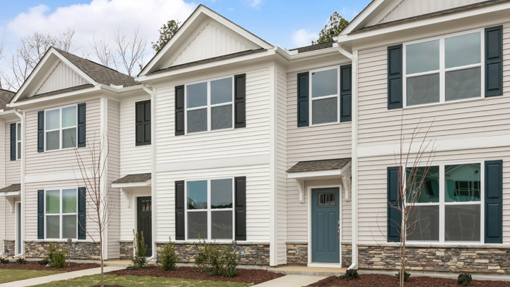 * Photos are not of actual home or interior features and are representative of floor plan only. *