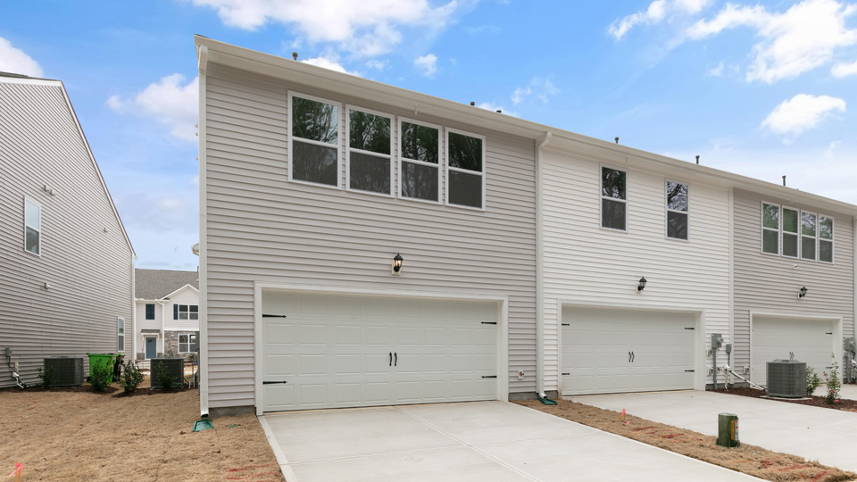 * Photos are not of actual home or interior features and are representative of floor plan only. *