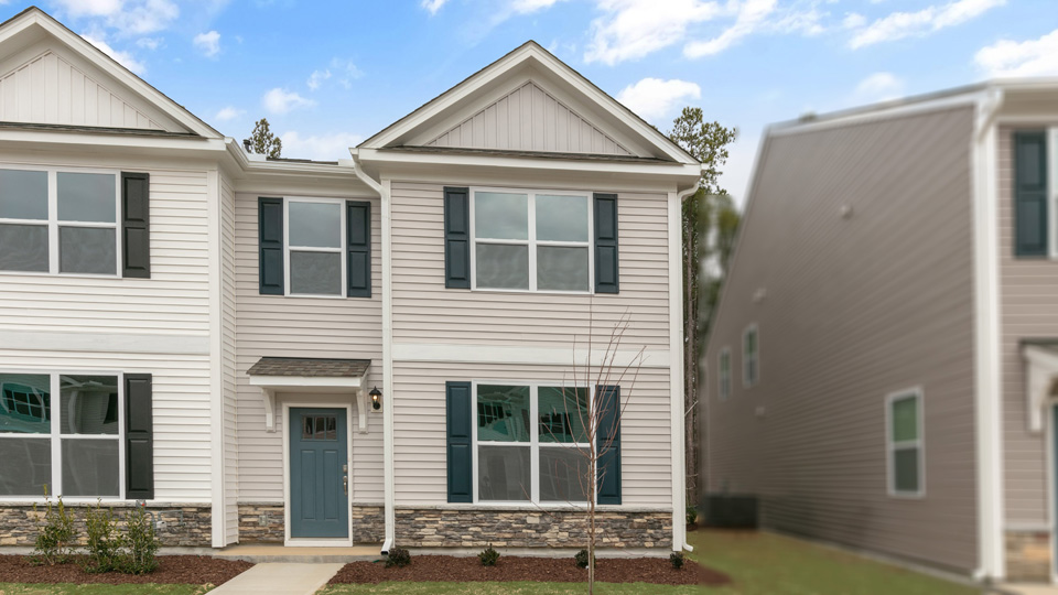 * Photos are not of actual home or interior features and are representative of floor plan only. *