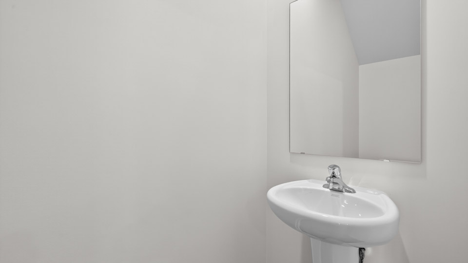 powder room with pedestal sink