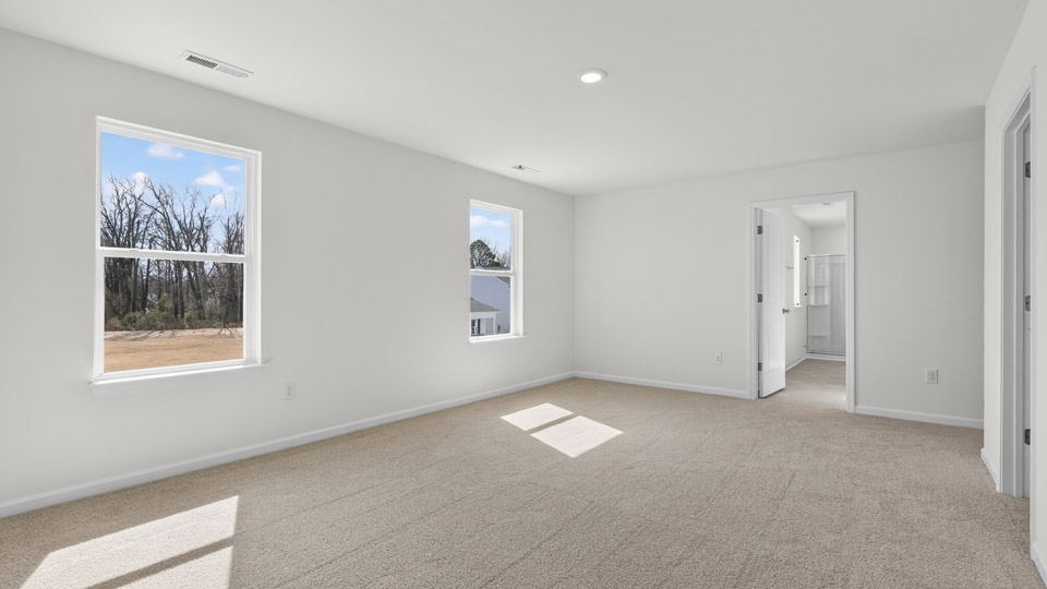 Bedroom with carpet floor and closet