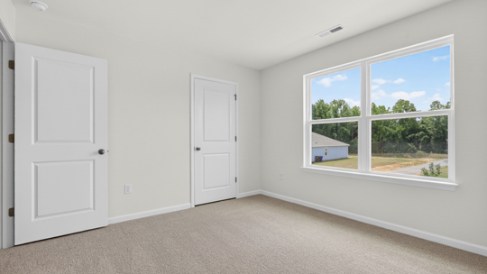 bedroom with carpet flooring