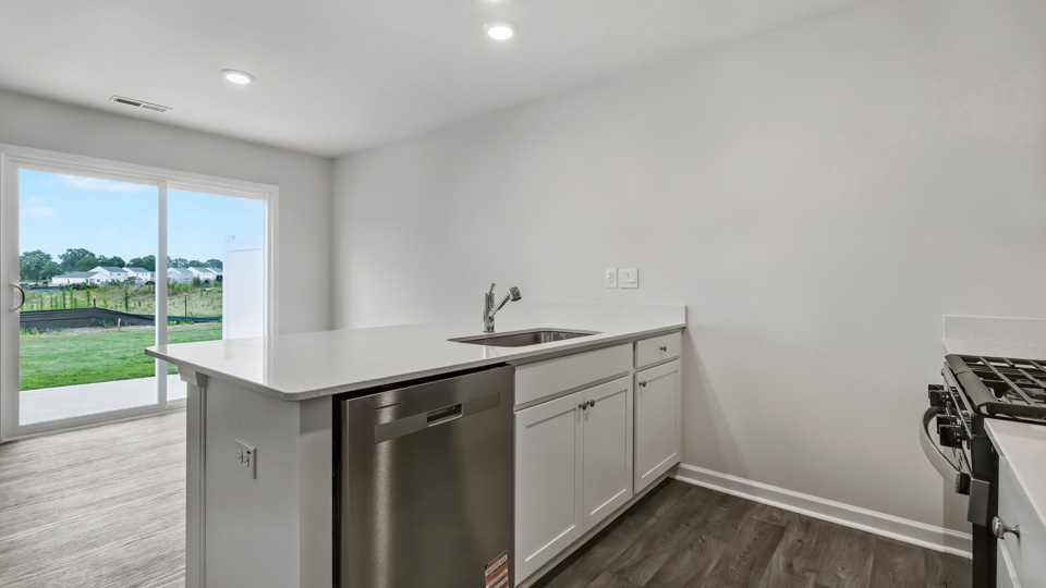 KITCHEN & DINING ROOM