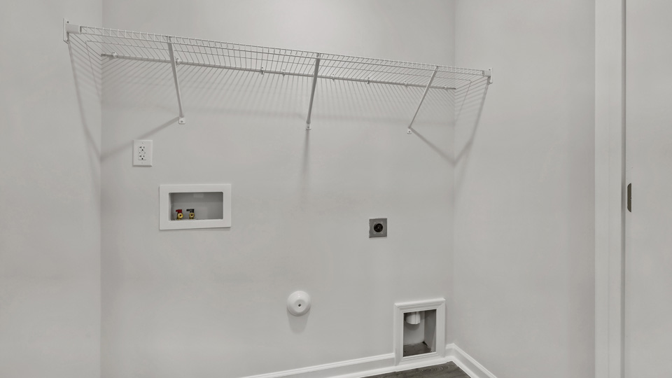 LAUNDRY CLOSET