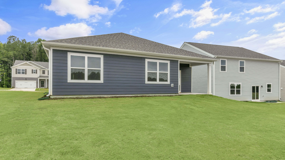 * Photos are not of actual home or interior features and are representative of floor plan only. *