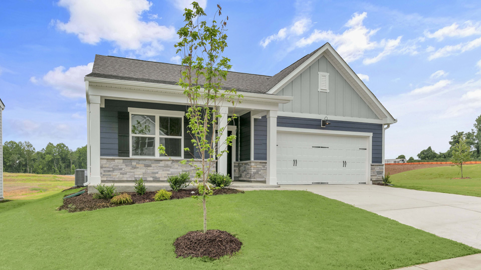 * Photos are not of actual home or interior features and are representative of floor plan only. *