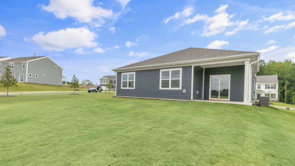 * Photos are not of actual home or interior features and are representative of floor plan only. *