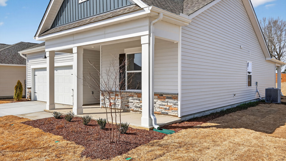 Cali Q front exterior