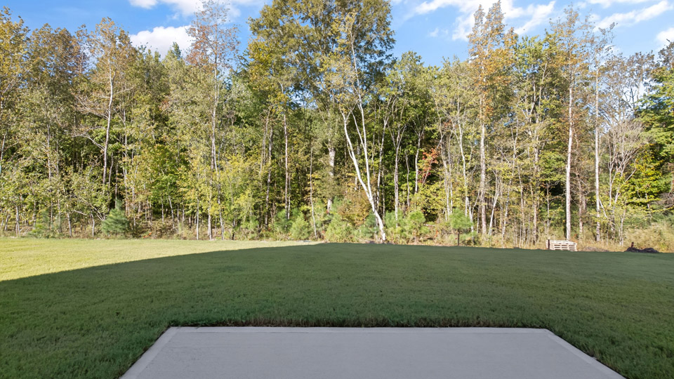 * Photos are not of actual home or interior features and are representative of floor plan only. *