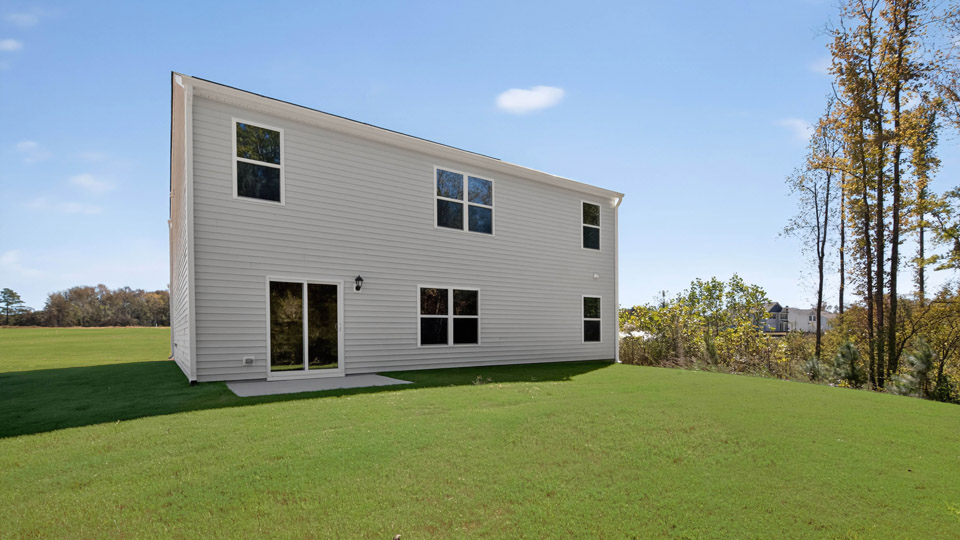 * Photos are not of actual home or interior features and are representative of floor plan only. *