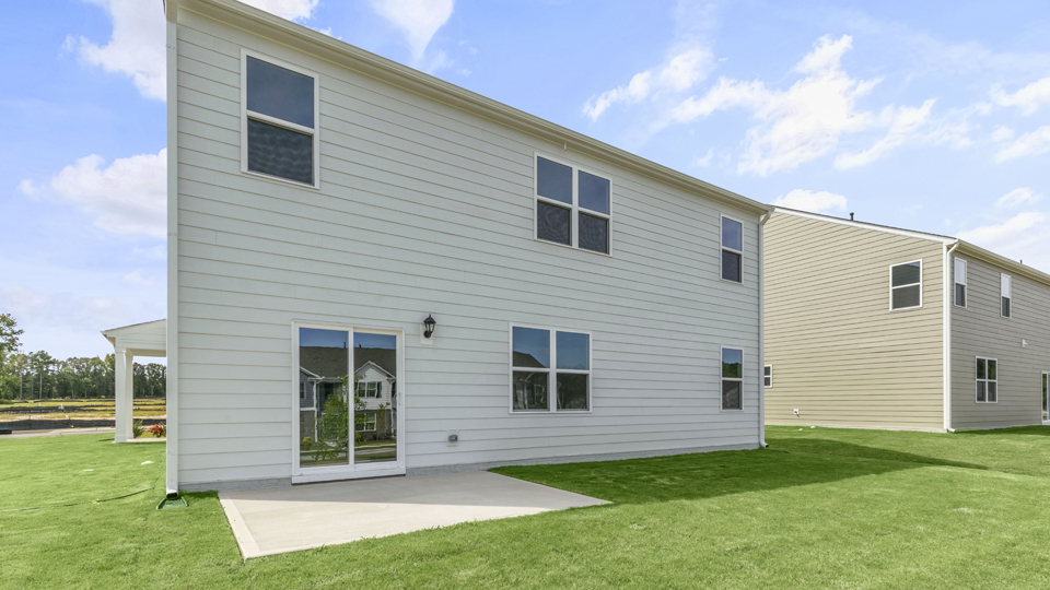 * Photos are not of actual home or interior features and are representative of floor plan only. *