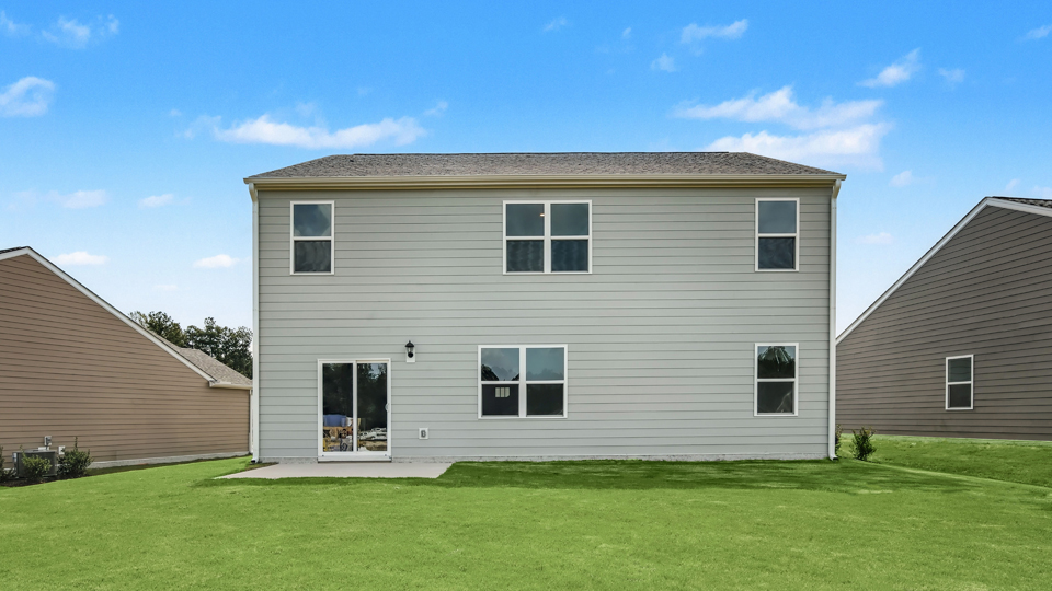 * Photos are not of actual home or interior features and are representative of floor plan only. *